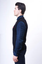 Load image into Gallery viewer, Wakerlook Sleeveless Black Sweater